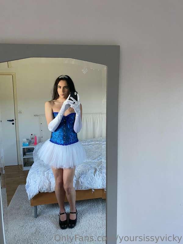 yoursissyvicky image #0