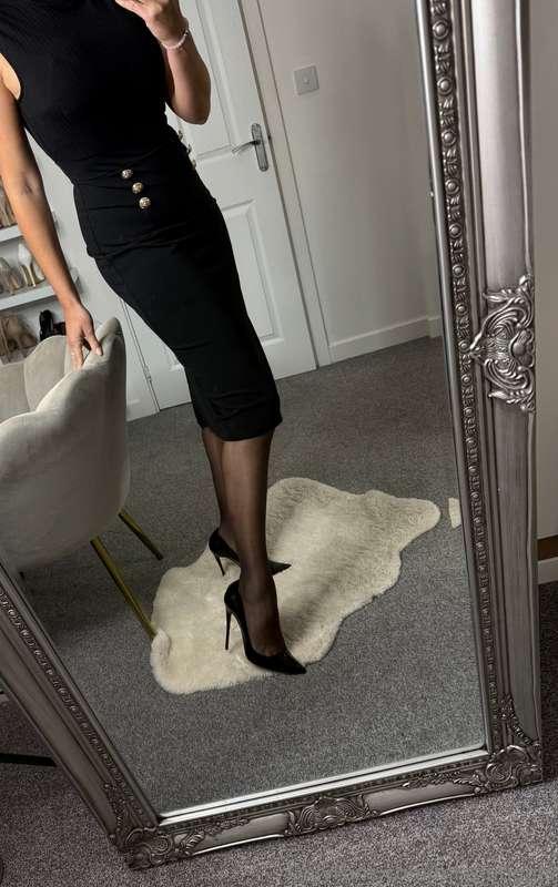 Elegance with a hint of mischief… How high should I lift it?..