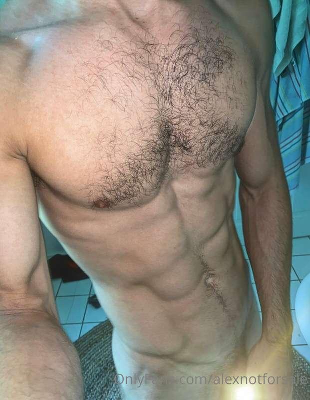 No one asked but chest day was great today 😋