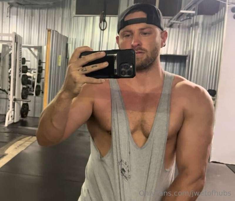 Sorry to my guy friends who are here to see the ladies BUT I..