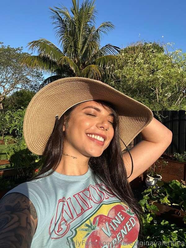 GOODMORNING FROM THE GARDEN 🪴💕Stay tuned… 🙂‍↕️✨