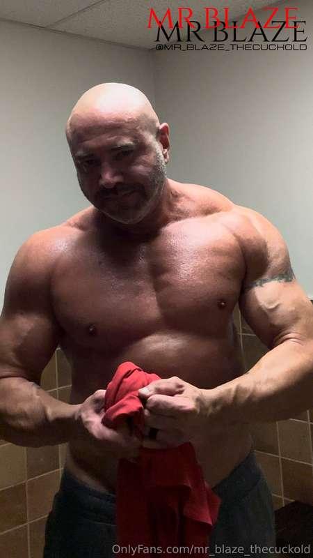 Just a 50 yr old freak 🤷🏻‍♂️#bisexual #cuckold #freak #bicuc..