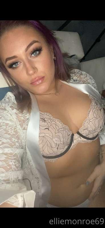 ellie_monroe69 image #2