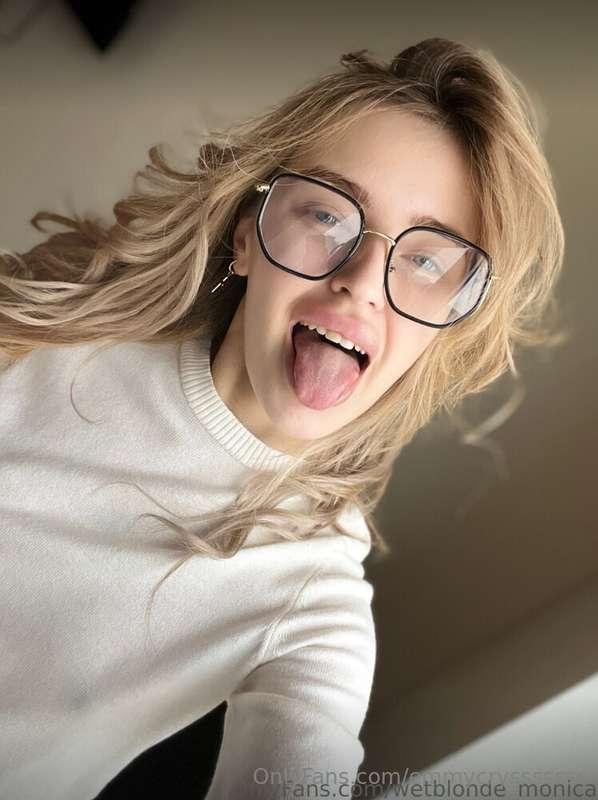 Don't miss it 👉@wetblonde_monica💞 🔞She @wetblonde_monica nee..