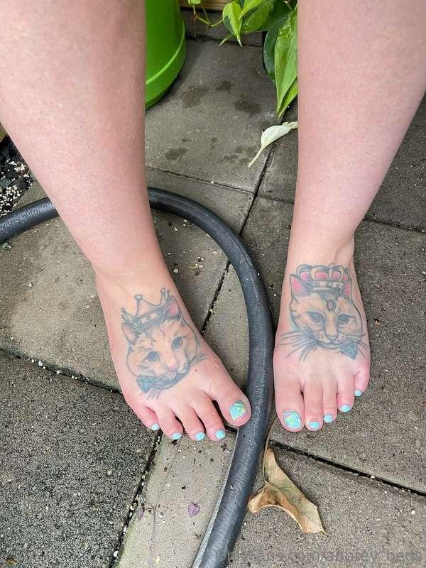 I need a foot rub❤️