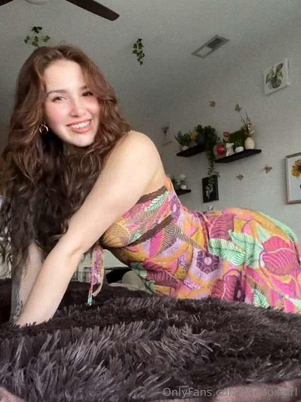 Happy Hump Day! 😉 I’m online today, come hang out with me in..