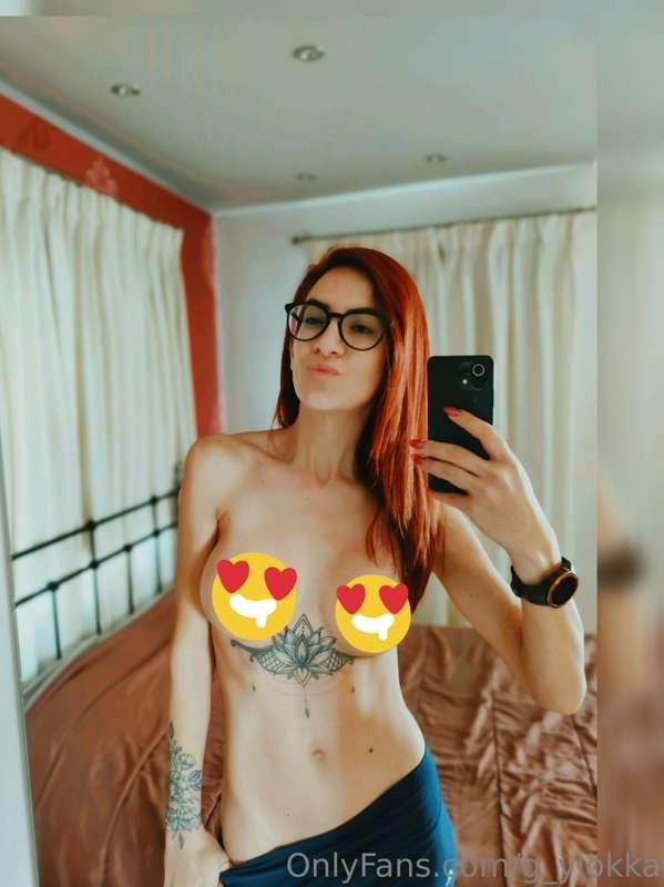 Good morning my angels. 😇😇 Swipe for the one without sticker..