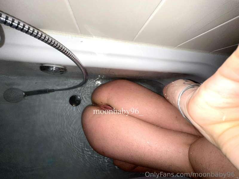 Who else loves fucking in the shower?