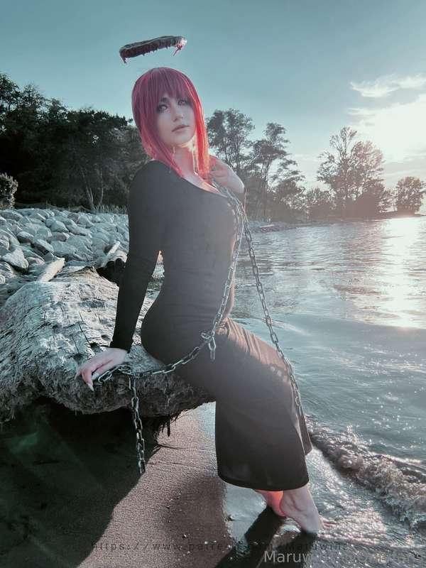 Makima lake scene from the manga!It's almost spooky szn so I..