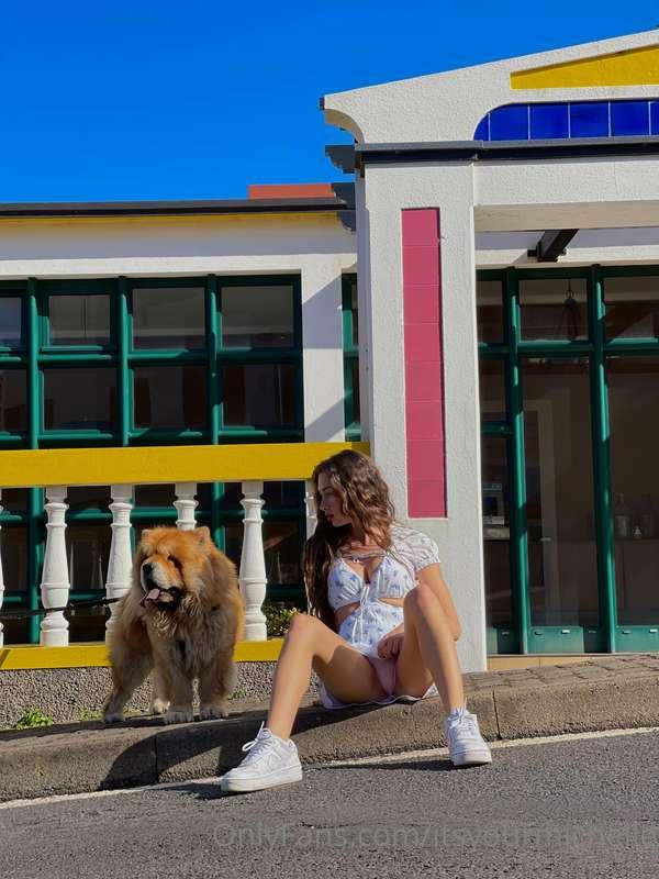 Chilling with my 🦁