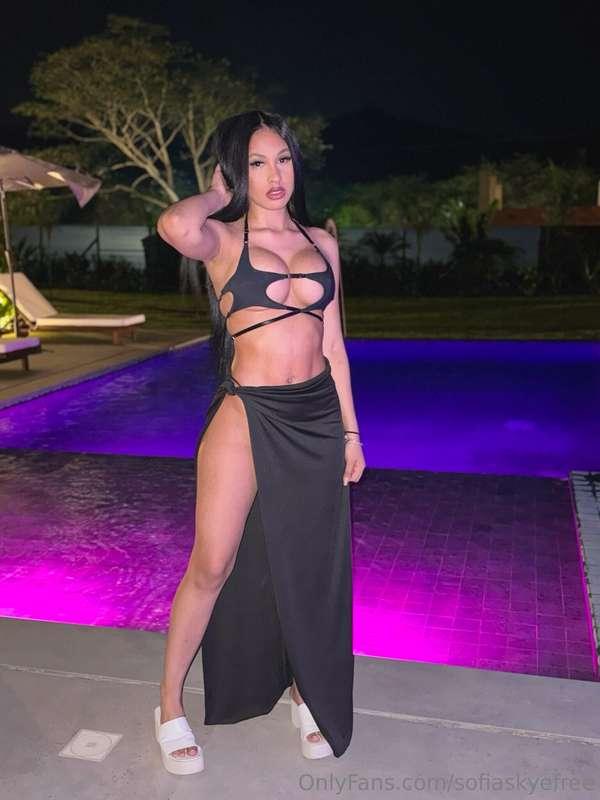 I'm a goddess who needs a hard cock like yours😈