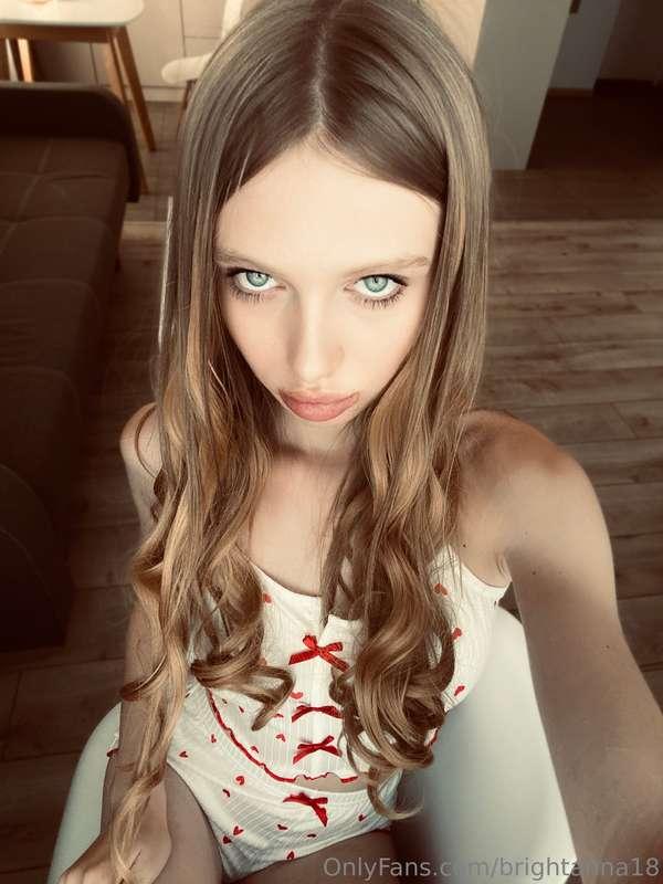 brightanna18 image #0