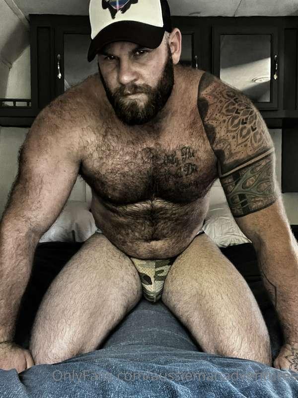 Hit like if you would take a lick 👅