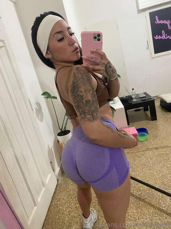 See how I get this booty to pop! Is my hard work paying off?