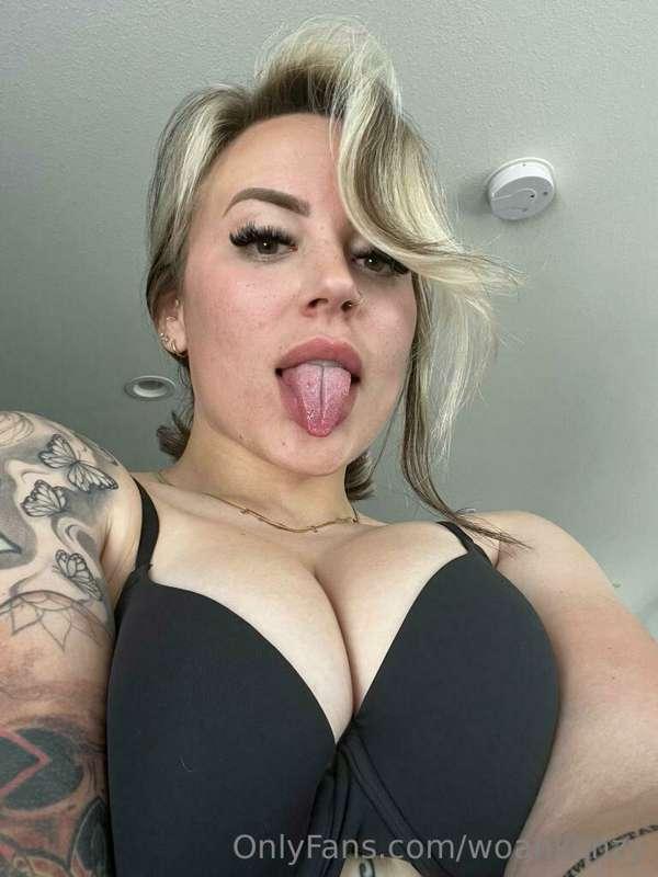 🚨 Customs plus sexting DM me baby!