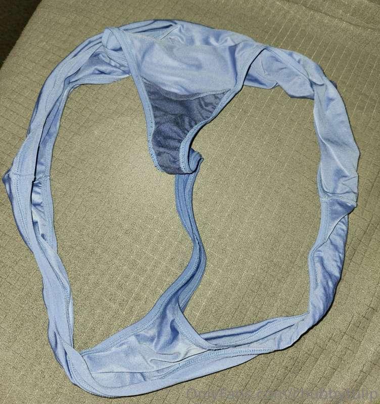 Look how wet my thong got 😳😳