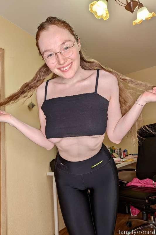 I really like to do stretching in the morning 😌🤸🏼

Would you like to see it?😈