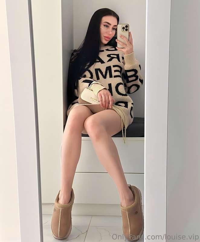 A true girl knows the importance of taking a mirror selfie a..