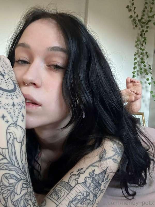 Baby, I'm so bored, will you keep me company on this bed?😏🤤🥰