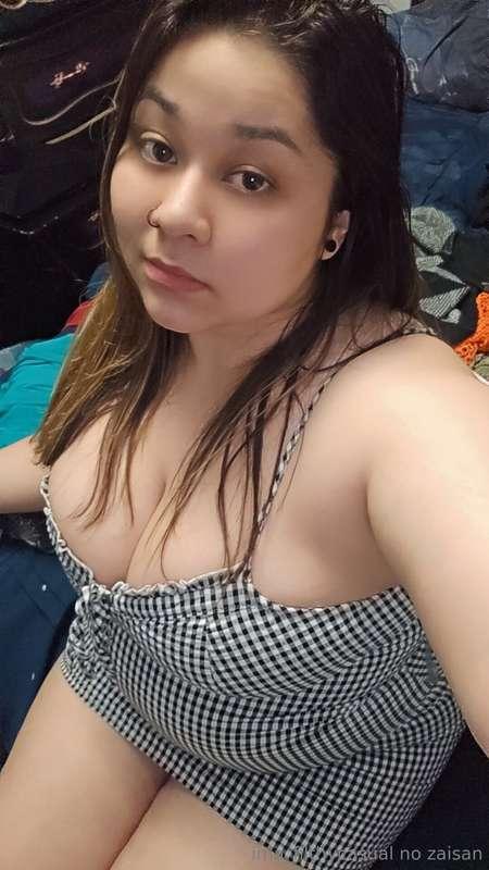 Cleaning out my closet... I think this dress has got to go 😔