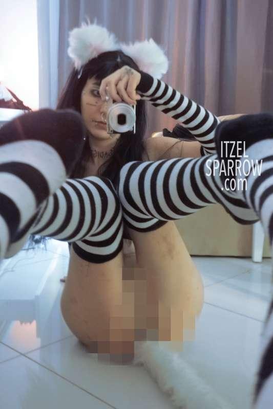 Some cute mirror pics 🐶 These pics are FREE to view on @itze..
