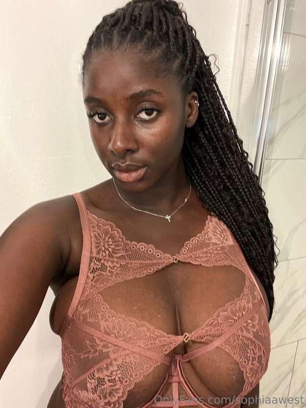 sophiaawest image #0