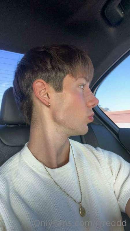 Okayyy I'm in a hairstyle dilemma and I need your awesome in..