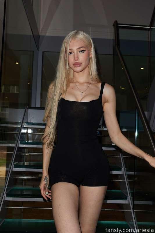 wanna be my date? 💋