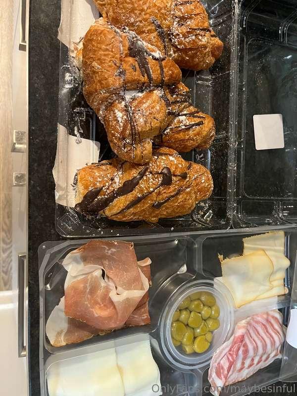 THIS WAS LESS THAN TEN DOLLARS AND I LOVE THAT FOR ME!