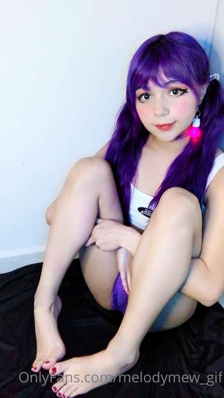 👣💜✨