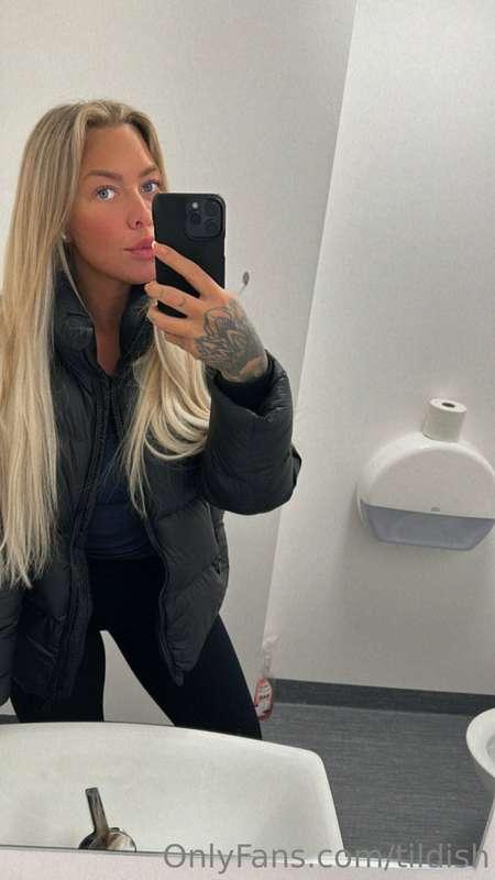 Good morning 🥰 tomorrow I will fly to Irland and maybe not b..