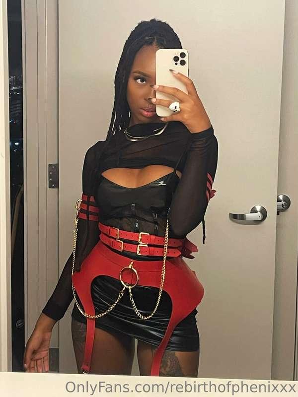 Last night 🖤 the full nudes are on my VIP page @rebirthofphe..