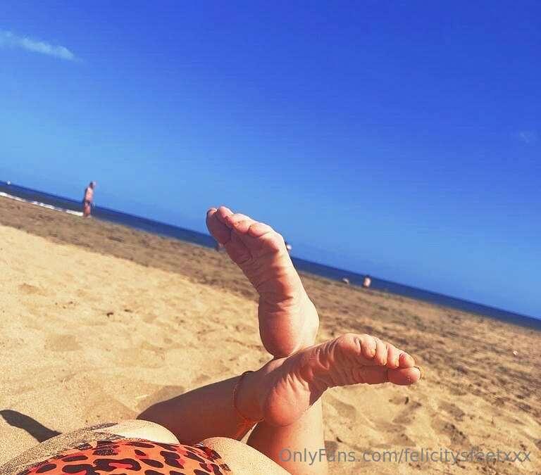 Take me and my feet back 😍🦶