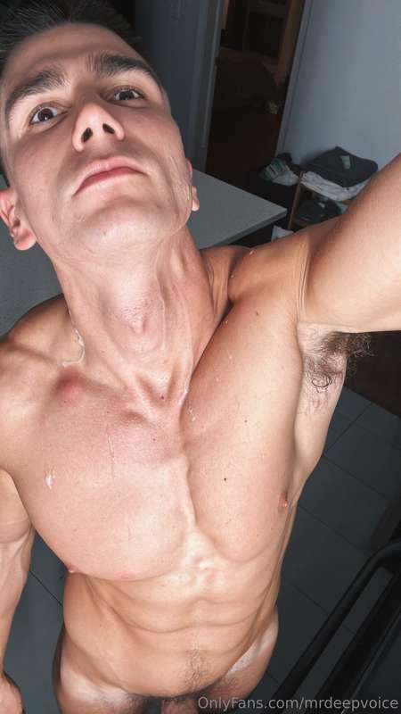 Lick all the cum from my body😛Happy Wanking fans!💦