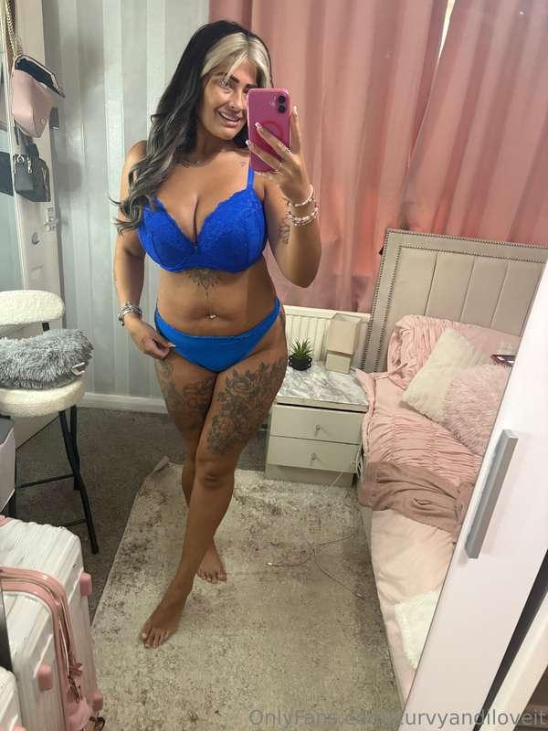 curvyandiloveit image #0