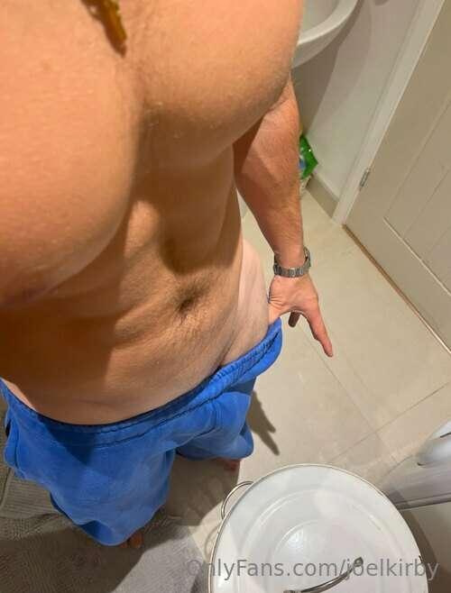 **DM to see some super exclusive content!😈**