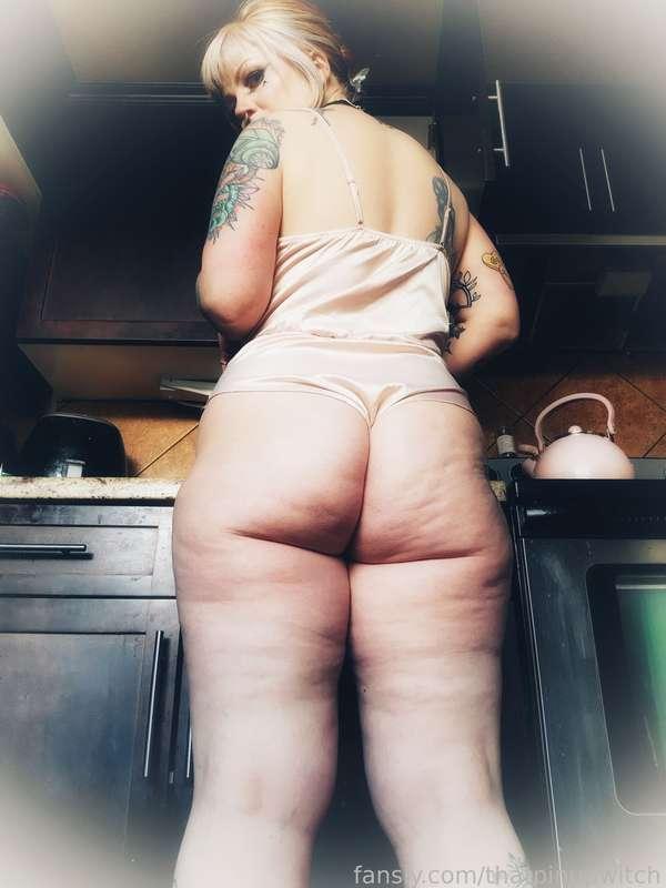 thatpinupwitch image #4