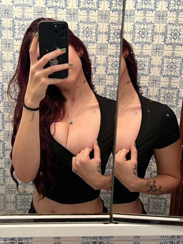 aliás preciso de blusas novas, as minhas tão muito apertadas