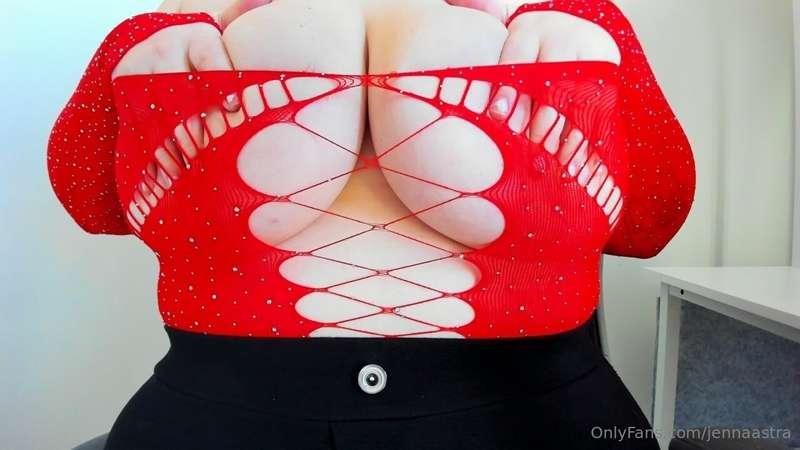 Which hole would you FUCK first?🤔😈