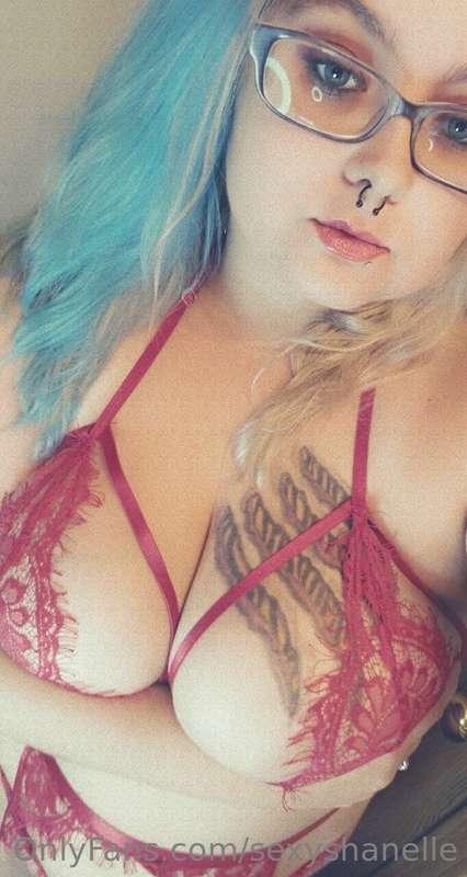 Birthday girl in 4 days 👀👀💋💋 gonna help me celebrate?