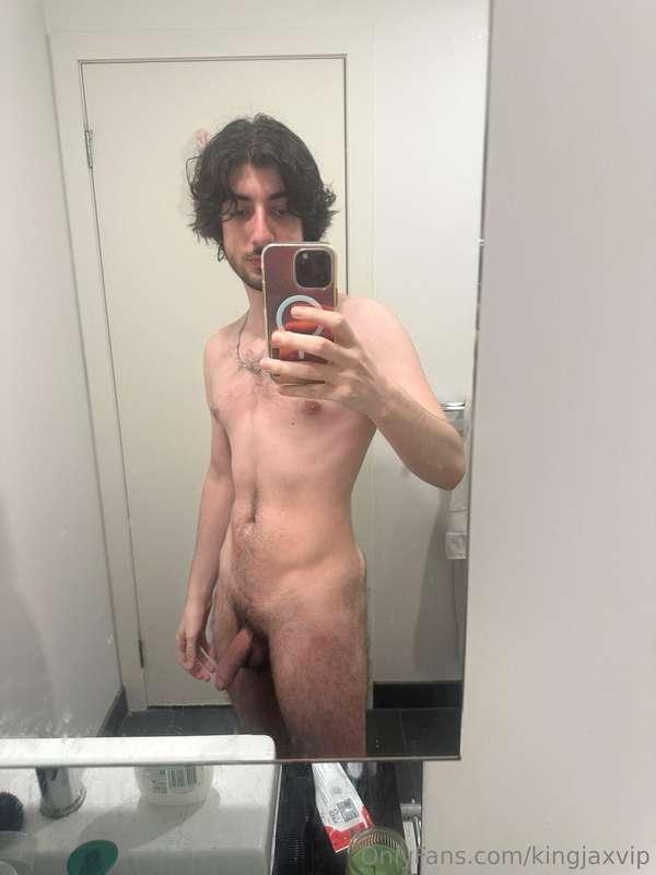 My soft cock needs a warm mouth 😈