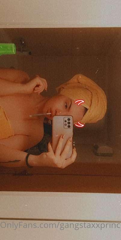 😈