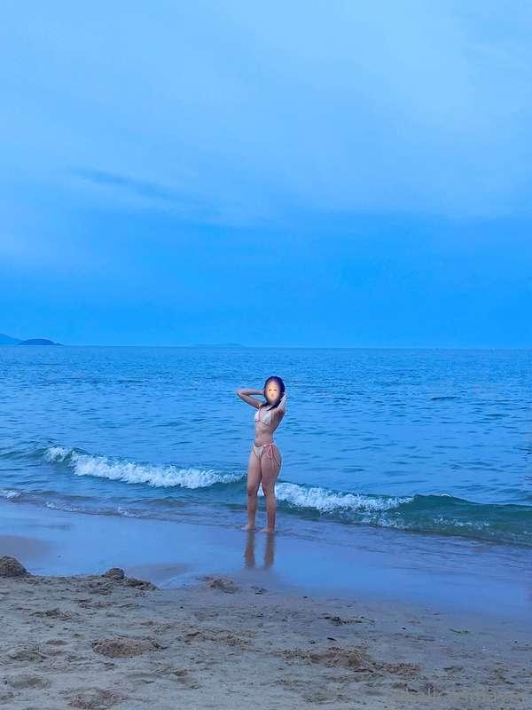 My beach trip 🏖️ How I look like in the bikini? ☺️ Like and ..