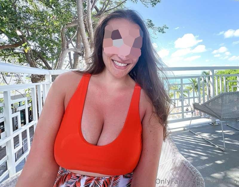 Hey all 🥰 from your favorite slutty mom, thanks for followin..