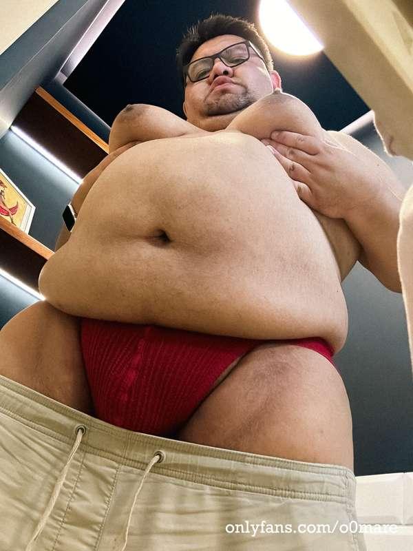 Necesito dos personas que se pongan a chupar mis chichotas m..