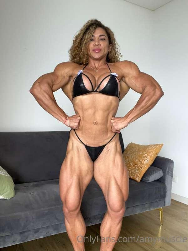 Sexy Maid lingerie and Muscles……🔥