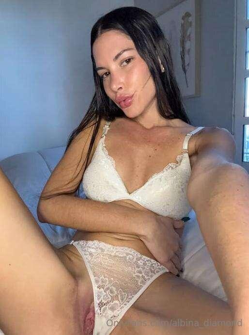 🌸 @alyssa_11 🌸 A glorious babe with a pussy that you want to..