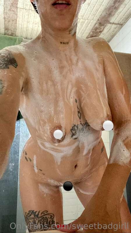 Rica ducha me eh dado y encima con final Féliz lo quieres ve..