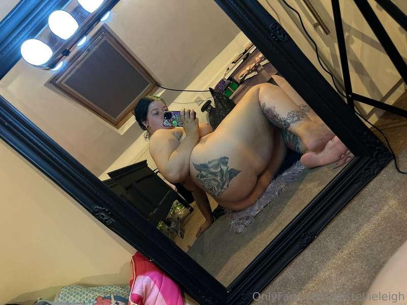 I think were gonna have a good time in front of this mirror ..
