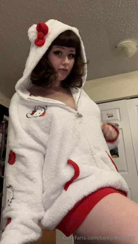 hello fuzzy kitty >w<